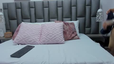 Zoe Krug online show from 02.24.26