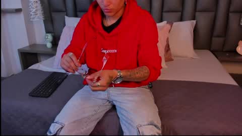 Zoe Krug online show from 04.11.26