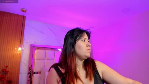 Snapshot of zoes_mile chatting on 02.11.26 Zoes online show from 02.11.26