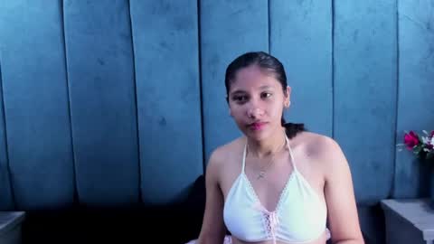 Snapshot of zoesmiitt chatting on 06.16.26 zoesmiitt online show from 06.16.26
