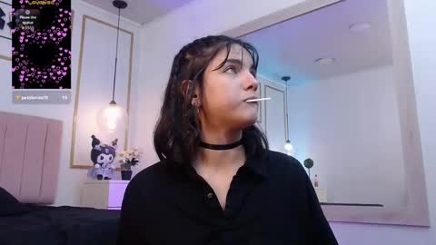 Snapshot of zoespear chatting on 04.25.26 zoespear online show from 04.25.26