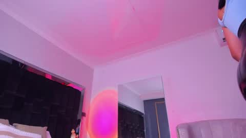 zoevidal_ online show from 02.14.25