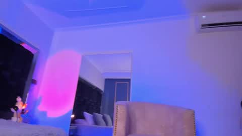 zoevidal_ online show from 02.27.25