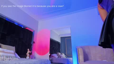 zoevidal_ online show from 03.03.25