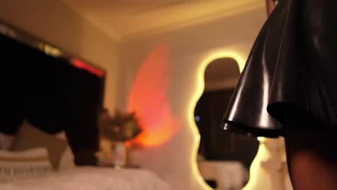 zoevidal_ online show from 10.08.25