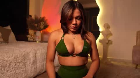 zoevidal_ online show from 10.09.25