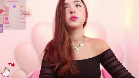 Snapshot of zoewillian chatting on 04.23.26 zoewillian online show from 04.23.26