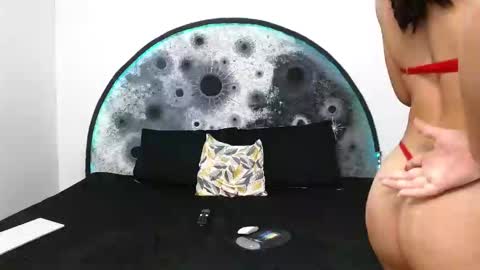 Snapshot of zoey_jayden chatting on 02.11.25 Zoey Jayden online show from 02.11.25