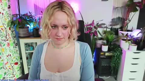 Snapshot of zoeyryan chatting on 02.20.26 Zoey Ryan online show from 02.20.26