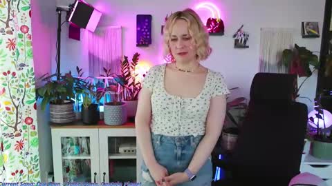 Snapshot of zoeyryan chatting on 02.27.26 Zoey Ryan online show from 02.27.26