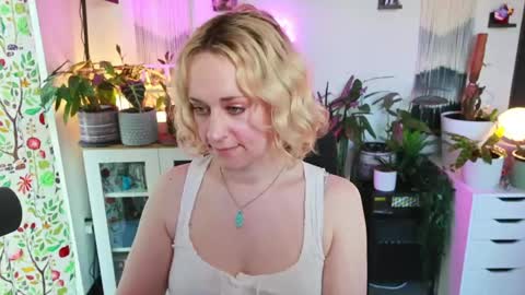 Snapshot of zoeyryan chatting on 03.28.26 Zoey Ryan online show from 03.28.26