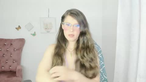 Snapshot of zooeybelair chatting on 05.30.26 Alicie online show from 05.30.26