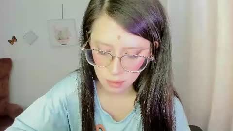 Snapshot of zooeybelair chatting on 06.26.26 Alicie online show from 06.26.26