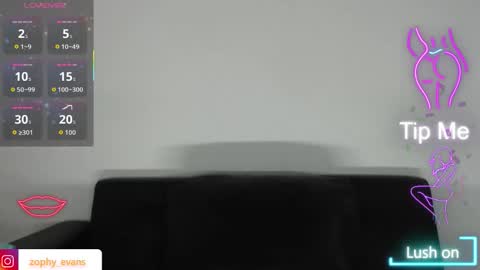 Snapshot of zophy_evans_ chatting on 11.20.25 Zophy online show from 11.20.25