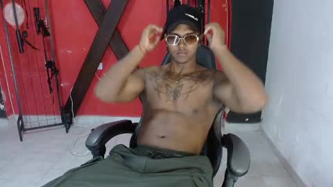Snapshot of zoriel_derox chatting on 04.25.26 Zoriel online show from 04.25.26