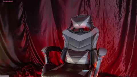 Snapshot of zoriel_derox chatting on 05.16.26 Zoriel online show from 05.16.26