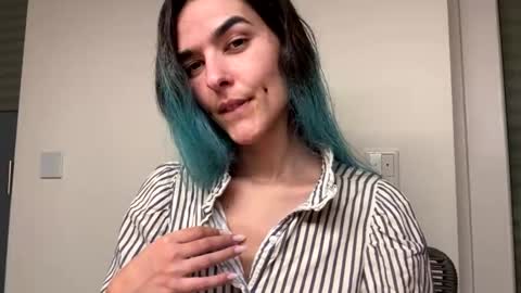 Snapshot of zorosgiirl chatting on 03.04.25 Birthday Stream - Dec 5 online show from 03.04.25