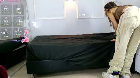 Snapshot of zorravioleta chatting on 04.28.26 Violeta online show from 04.28.26