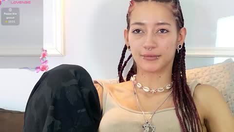 Snapshot of zorravioleta chatting on 05.13.26 Violeta online show from 05.13.26