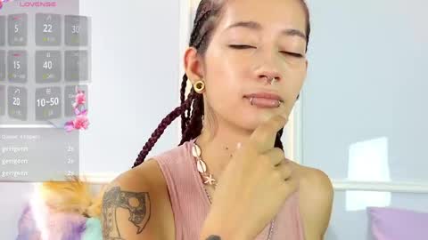 Snapshot of zorravioleta chatting on 05.22.26 Violeta online show from 05.22.26