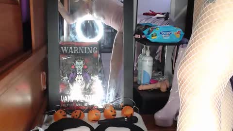 Snapshot of zpzphot chatting on 10.23.25 zpzphot online show from 10.23.25