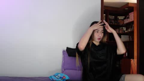 Snapshot of zpzphot chatting on 11.17.25 zpzphot online show from 11.17.25