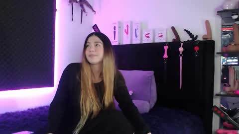 Snapshot of zpzphot chatting on 11.26.25 zpzphot online show from 11.26.25