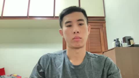 Snapshot of zseszsesz chatting on 12.04.24 Z online show from 12.04.24