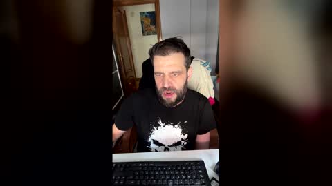 Snapshot of zurdineno chatting on 05.11.26 zurdineno online show from 05.11.26