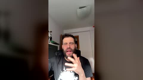 Snapshot of zurdineno chatting on 05.11.26 zurdineno online show from 05.11.26