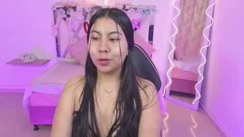 Snapshot of zury_tay chatting on 09.23.25 ZURY online show from 09.23.25