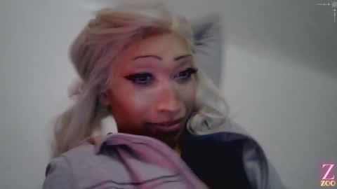 Snapshot of zya_zoo chatting on 12.25.24 ZYA online show from 12.25.24