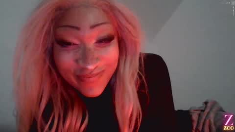 Snapshot of zya_zoo chatting on 12.30.24 ZYA online show from 12.30.24