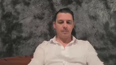 Artnoyz Shower online show from 11.04.25