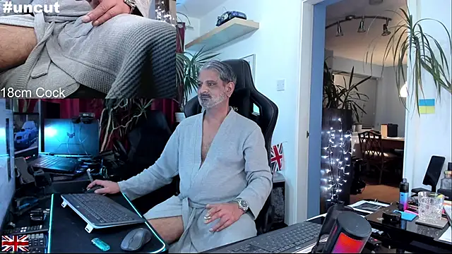 OnlineBossUK online show from 11.25.25