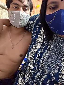 Snapshot of MOM-SUN-COUPLE chatting on 09.11.25 MOM-SUN-COUPLE online show from 09.11.25