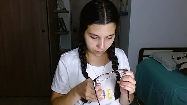 mia  lopez  online show from 02.04.26