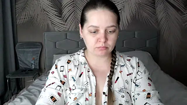 uliastar online show from 02.12.25