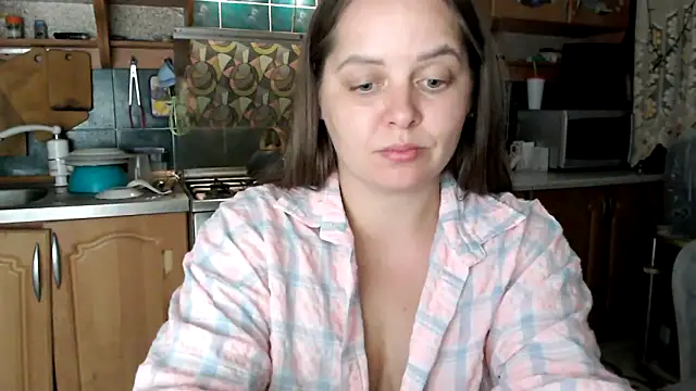 uliastar online show from 10.14.25