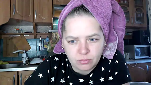 uliastar online show from 10.18.25