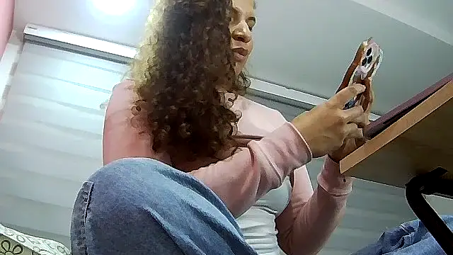 gatubelahot online show from 11.15.25