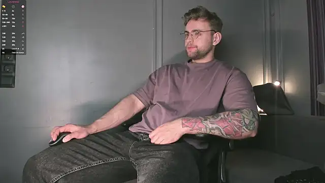 Snapshot of WayneWilson chatting on 02.20.26 WayneWilson online show from 02.20.26