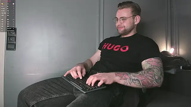 Snapshot of WayneWilson chatting on 02.22.26 WayneWilson online show from 02.22.26