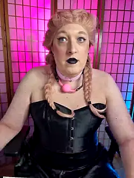 Snapshot of MissLollipop21 chatting on 11.16.25 MissLollipop21 online show from 11.16.25