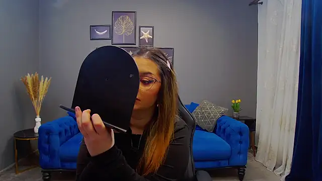 Katewalker  online show from 01.10.25