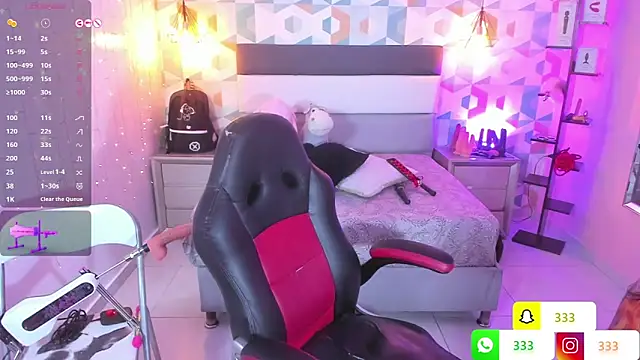 Snapshot of LIA_ROUX1 chatting on 01.16.25 LIA ROUX1 online show from 01.16.25