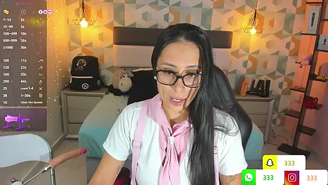 Snapshot of LIA_ROUX1 chatting on 02.05.25 LIA ROUX1 online show from 02.05.25