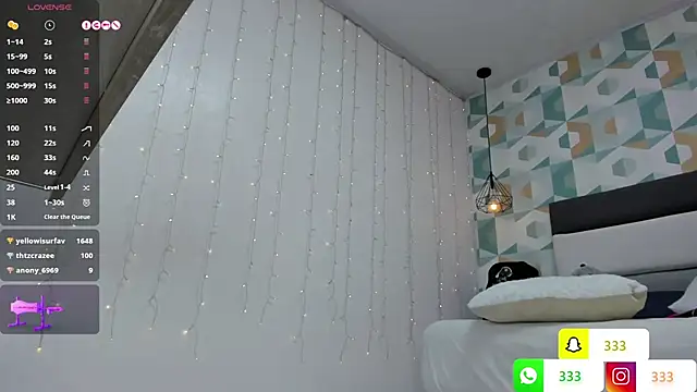 Snapshot of LIA_ROUX1 chatting on 02.12.25 LIA ROUX1 online show from 02.12.25