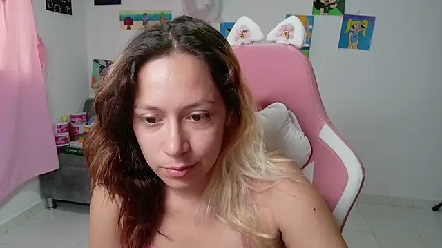 Snapshot of MommyMiaWs chatting on 02.03.26 MommyMiaWs online show from 02.03.26