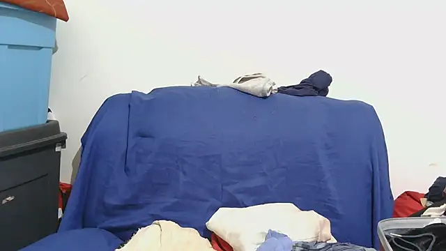 sluttylaura21 online show from 11.17.25